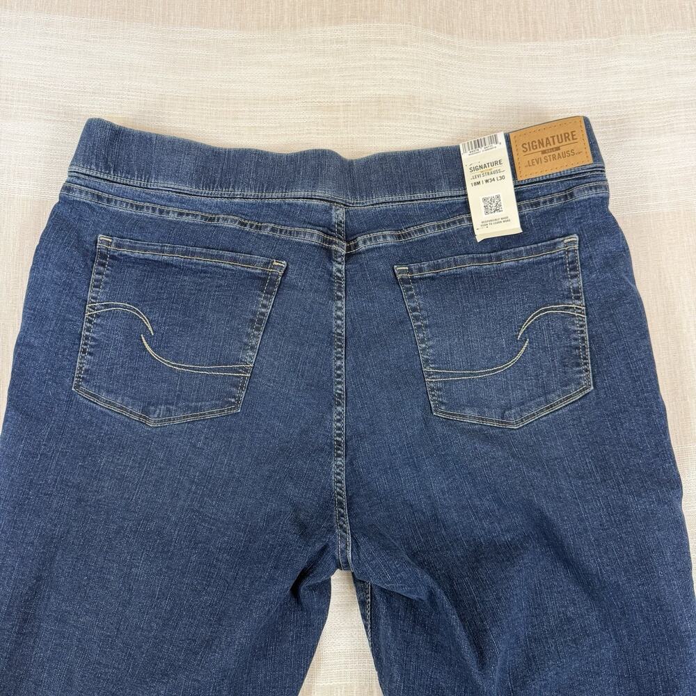 Signature Levi Strauss Gold Label Women's Sz 18M Jeans Totally Shaping Pull-On - Picture 4 of 10